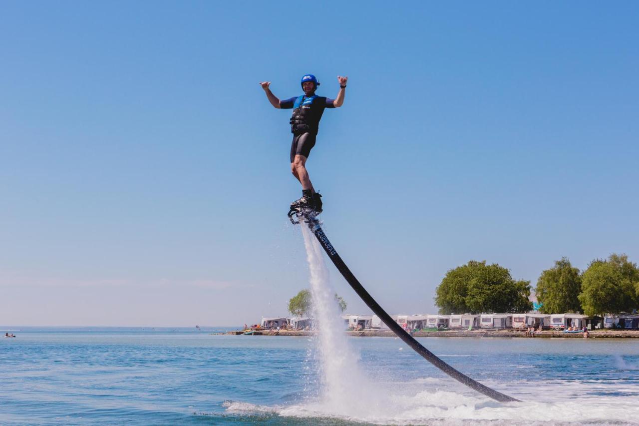 Molo Surf Spot * Ястарня